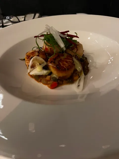 Echoes Restaurant & Bar