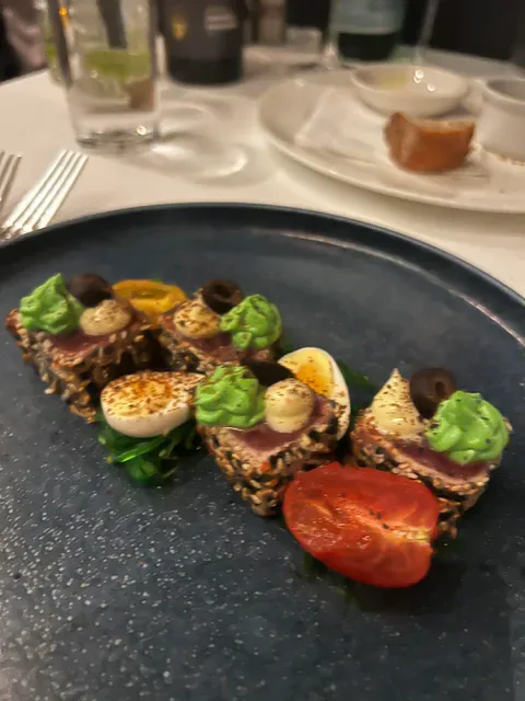 Echoes Restaurant & Bar