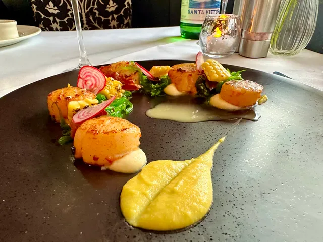 Echoes Restaurant & Bar