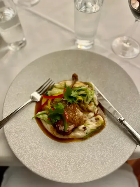 Echoes Restaurant & Bar