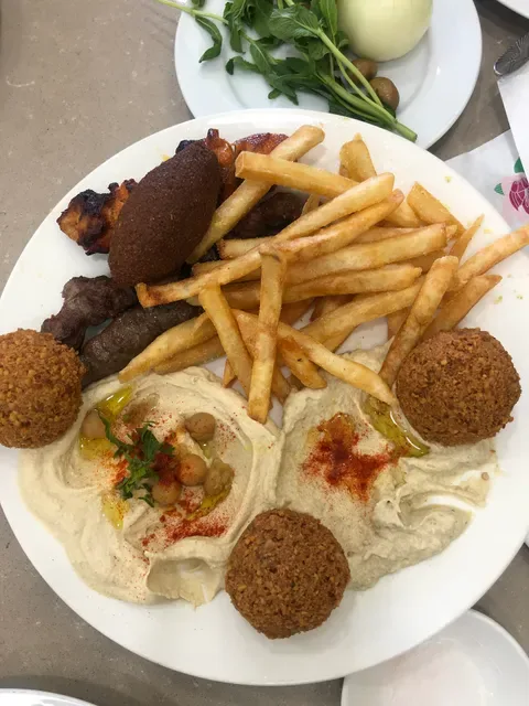 El Khayal Lebanese Restaurant