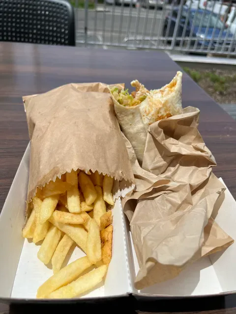 Elanora Chicken and Salads