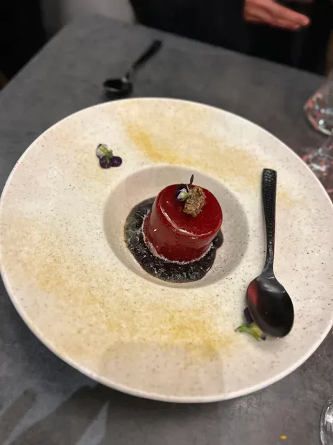 Elements Bar and Grill Pyrmont