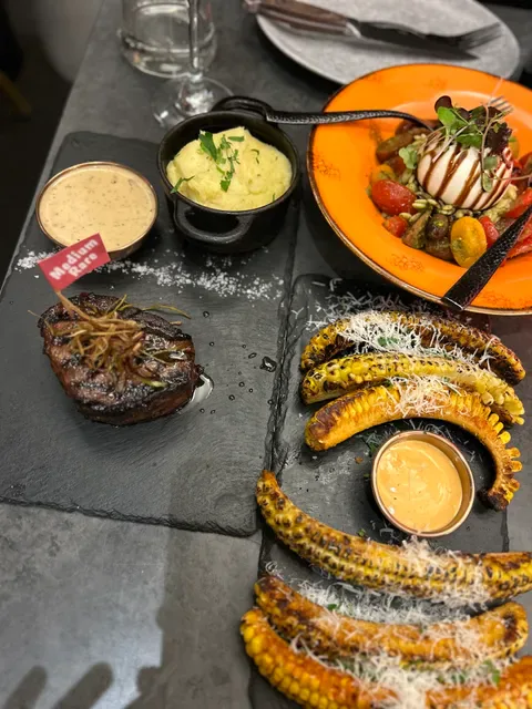 Elements Bar and Grill Pyrmont