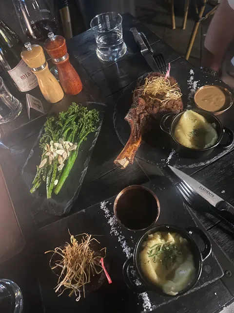 Elements Bar and Grill Pyrmont