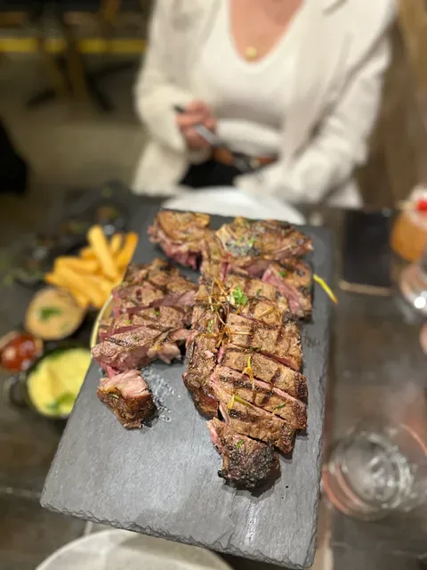 Elements Smokehouse and Bar