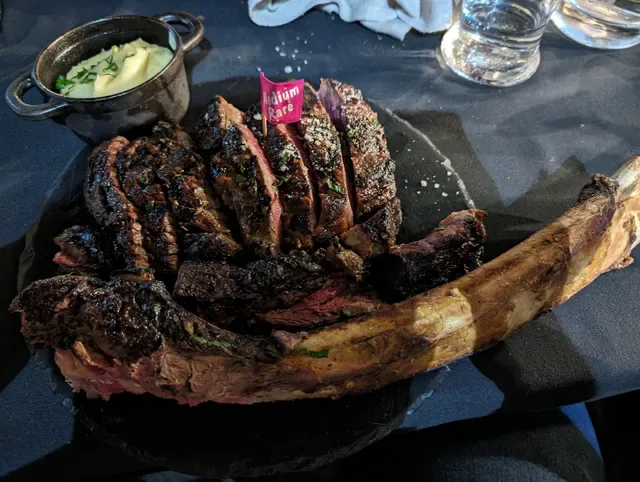 Elements Smokehouse and Bar