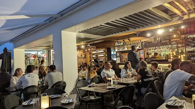 Elements Smokehouse and Bar