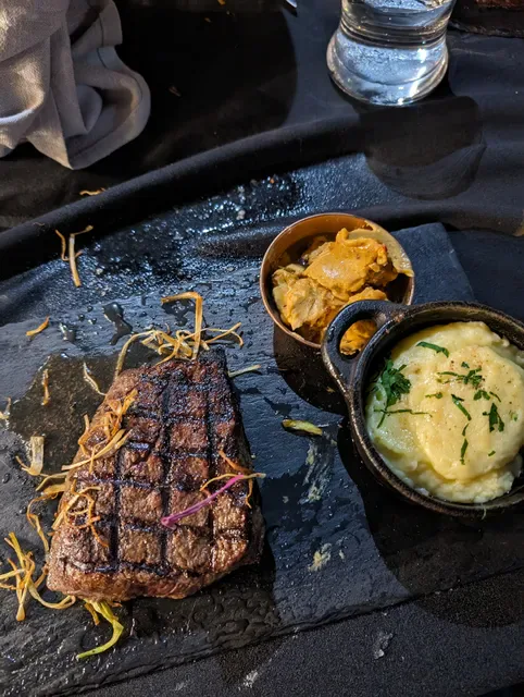 Elements Smokehouse and Bar