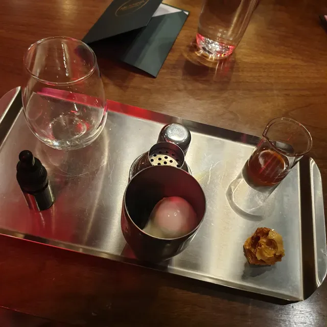 Erin - Restaurant & Bar