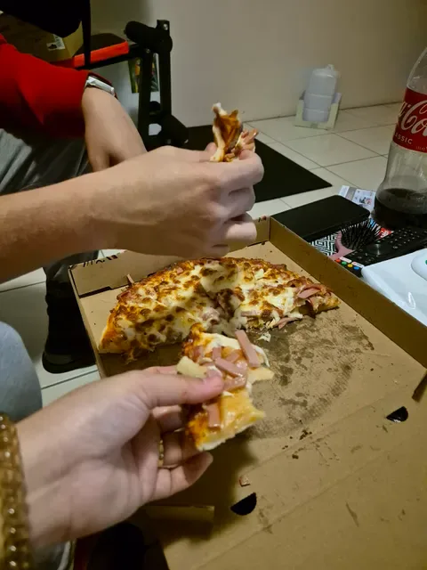 Farm Pizza and Kebab House