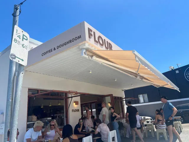 FLOUR coffee & doughroom