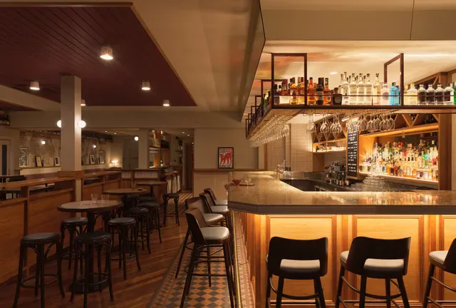 Folly's Bar & Bistro