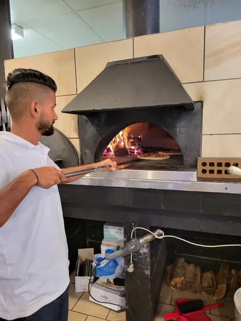 Fontina Woodfire Pizzeria