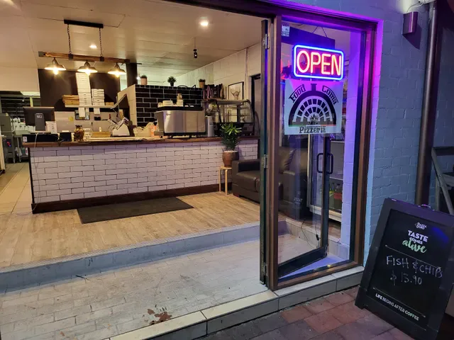 Fontina Woodfire Pizzeria
