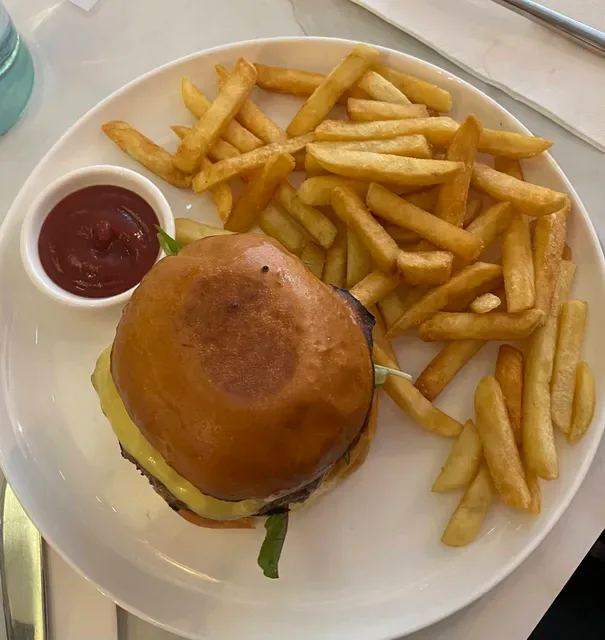 Fourth Fish Cafe & Restaurant