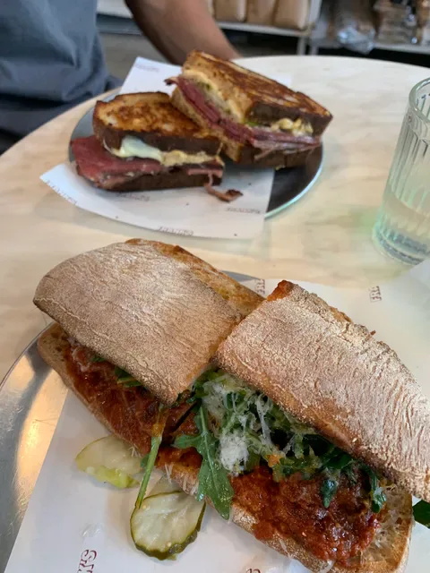 Frank's Deli