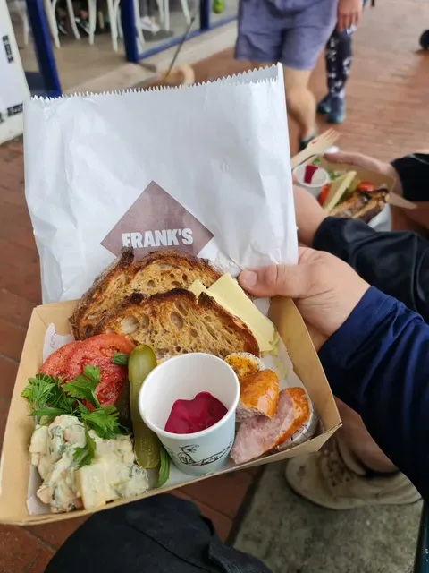 Frank's Deli