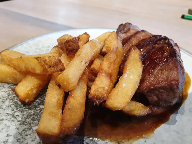 Frenchies Bistro and Brewery