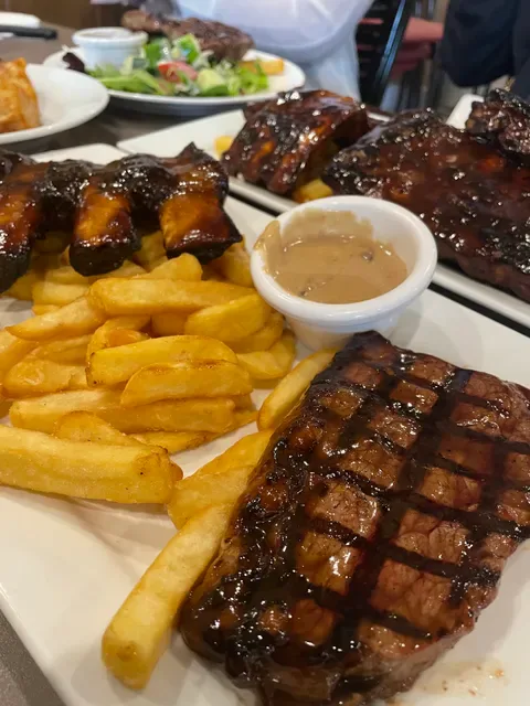 GAGE Dining & Co. (Riverwood hotel bistro)
