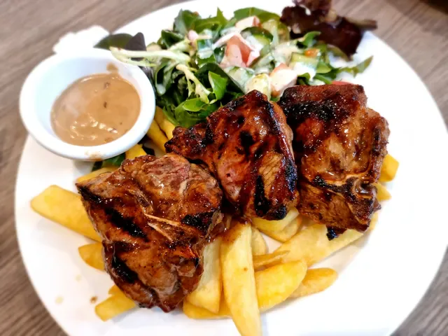GAGE Dining & Co. (Riverwood hotel bistro)