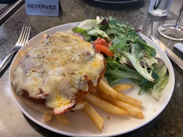 Glenroy Hotel