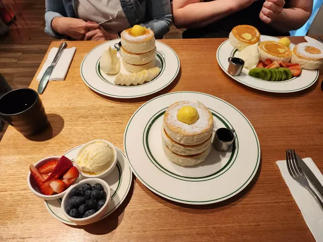 Gram Cafe & Pancakes The Galeries