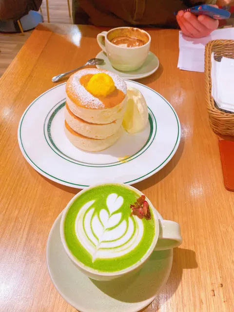 Gram Cafe & Pancakes The Galeries