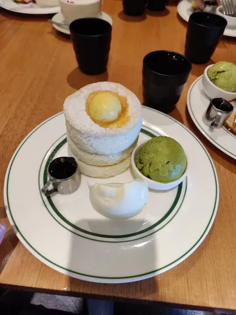 Gram Cafe & Pancakes The Galeries