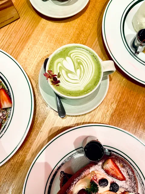 Gram Cafe & Pancakes The Galeries