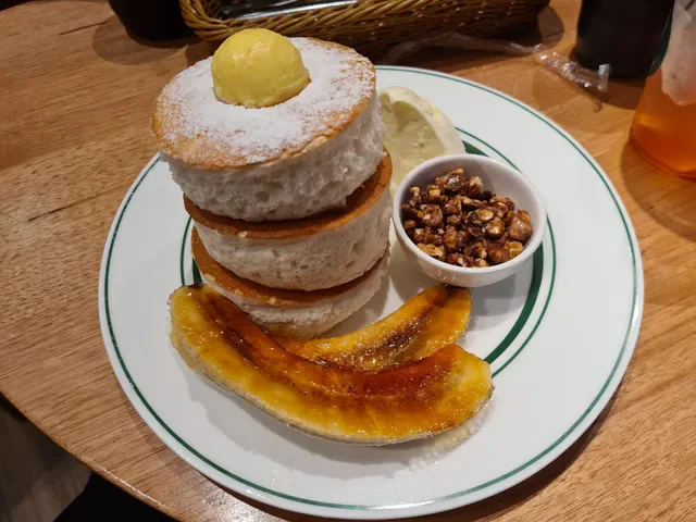 Gram Cafe & Pancakes The Galeries
