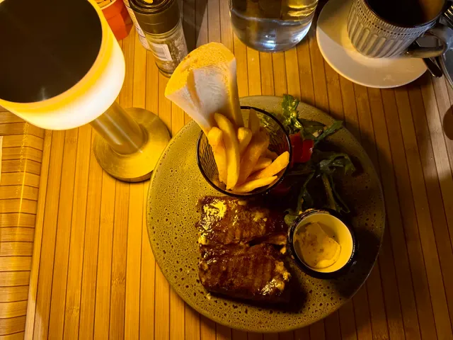 H2O Cafe Restaurant