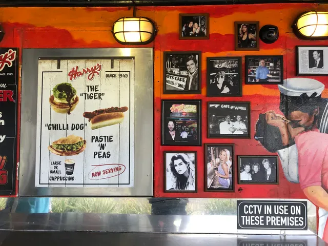 Harry's Café de Wheels - Woolloomooloo