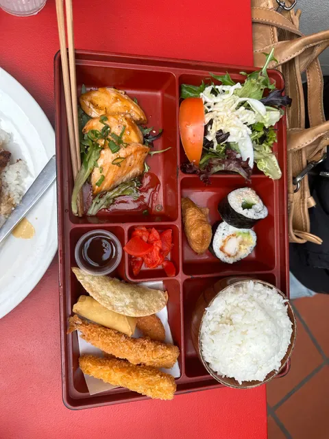 Hikaru Japanese Courtyard Restaurant