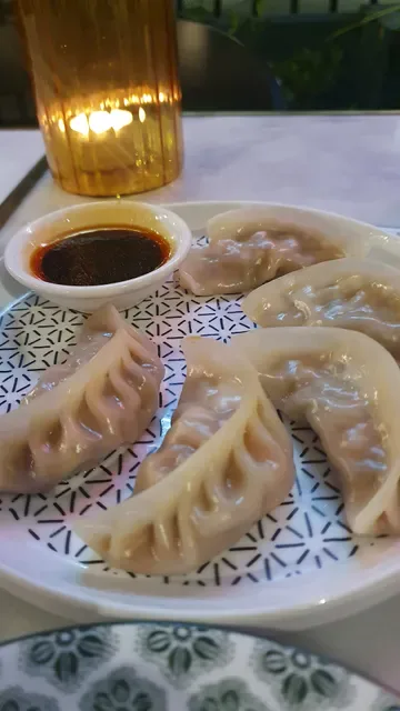 Honkas Bar + Eats