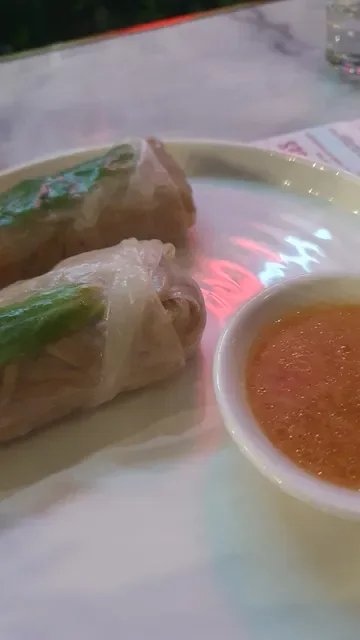 Honkas Bar + Eats