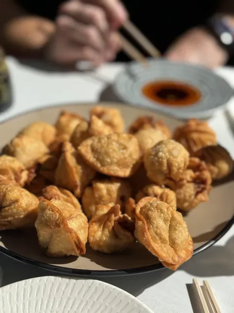 Honkas Bar + Eats