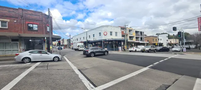 Ho's Bakery And Cafe