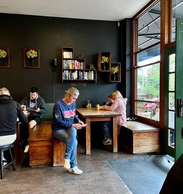 Hungry Grasshopper Café