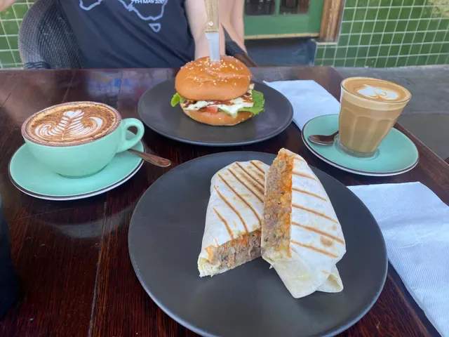 Hungry Grasshopper Café