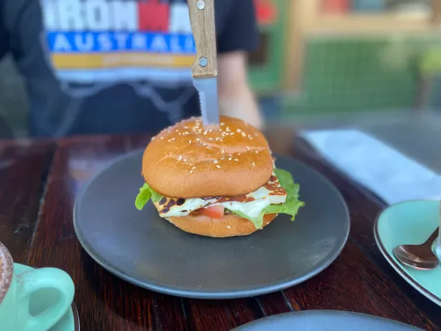 Hungry Grasshopper Café