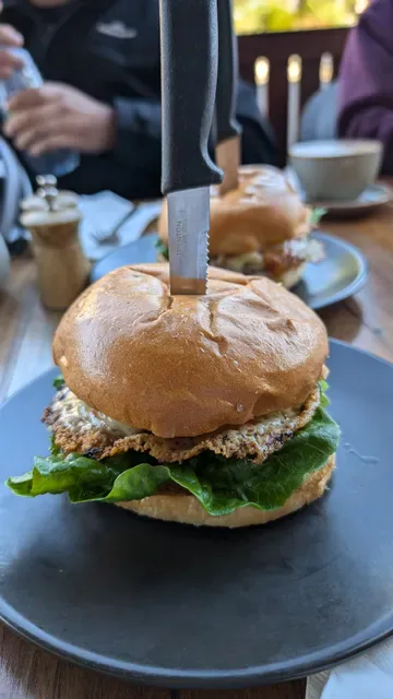 Hungry Grasshopper Café