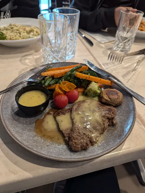 Isabelle's – Italian Restaurant, Bar & Woodfired Pizza
