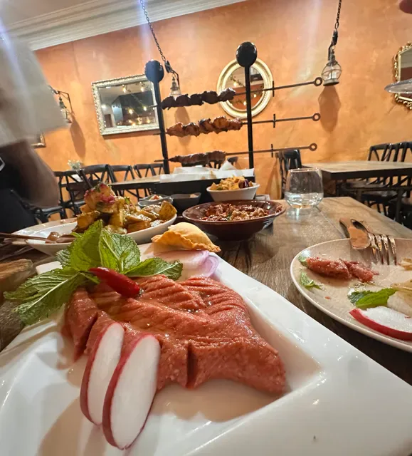 Itza Mezza Bar & Grill