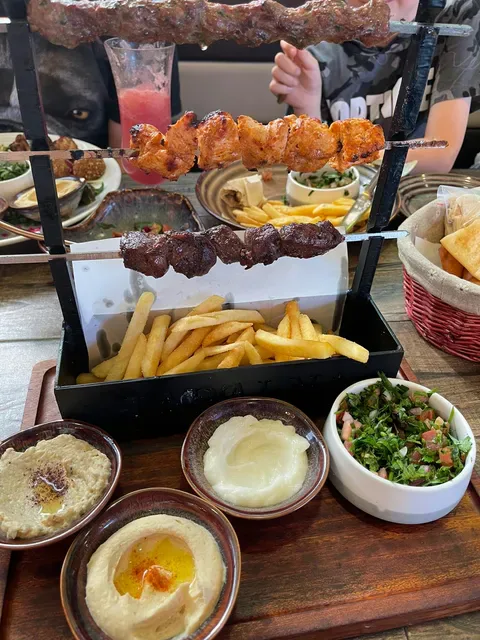 Itza Mezza Bar & Grill