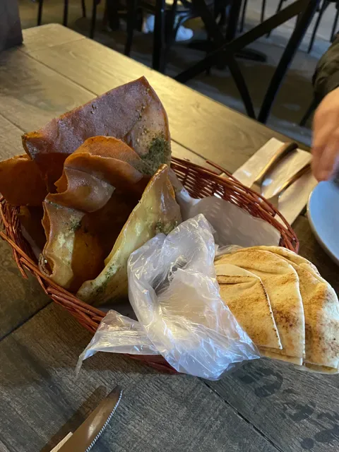 Itza Mezza Bar & Grill