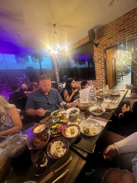 Itza Mezza Bar & Grill