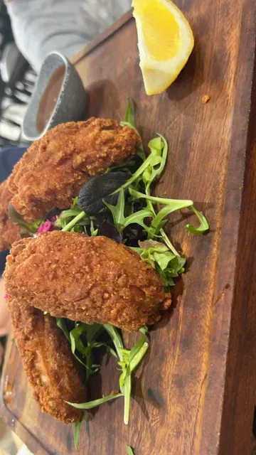 Itza Mezza Bar & Grill