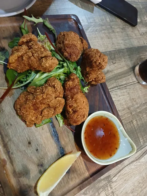 Itza Mezza Bar & Grill