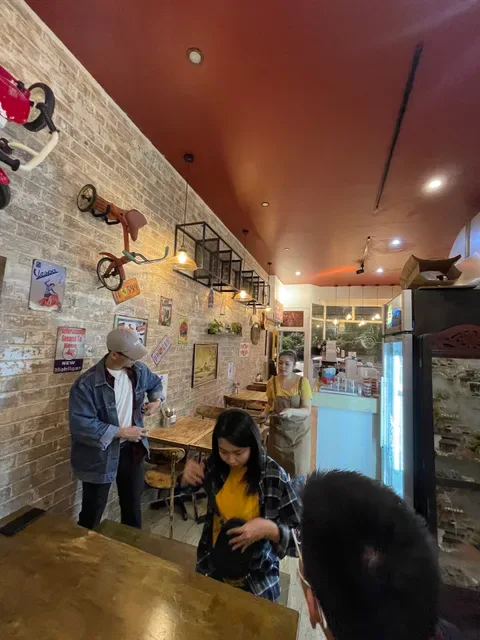 Ivory Thai Crows Nest